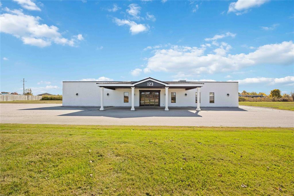 123 King Street East, Lambton Shores, Ontario, Canada photo 1