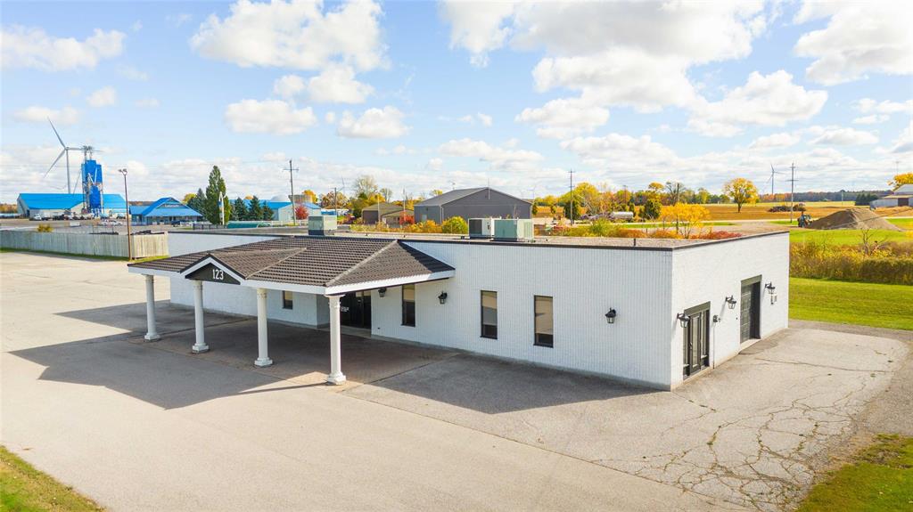 123 King Street East, Lambton Shores, Ontario, Canada photo 3