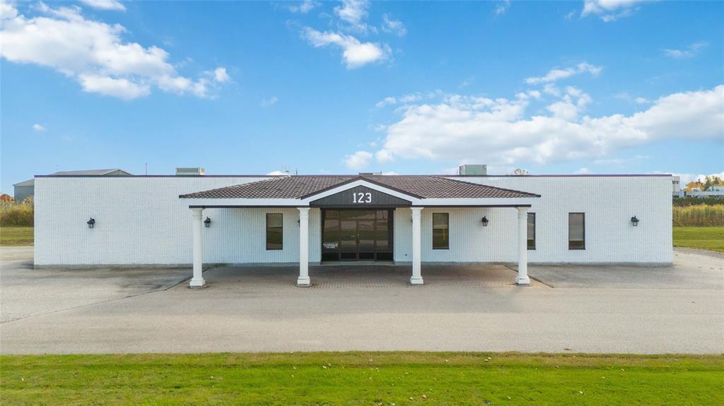 123 King Street East, Lambton Shores, Ontario, Canada photo 25