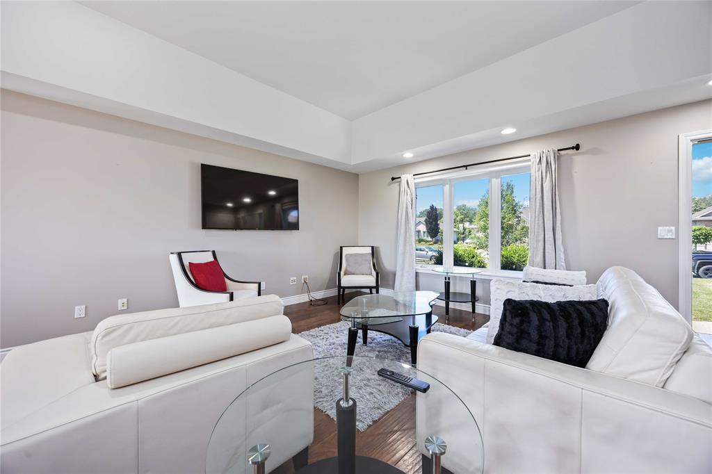 3988 CULLEN Drive, Plympton-Wyoming, Ontario, Canada photo 5