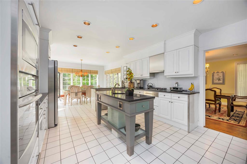 1343 HILLCREST-NISBIT Drive, Sarnia, Ontario, Canada photo 7