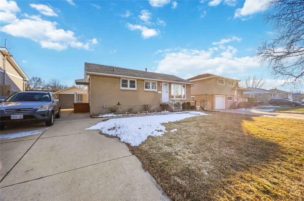 1065 CONNAUGHT Crescent, Sarnia, Ontario, Canada photo 1