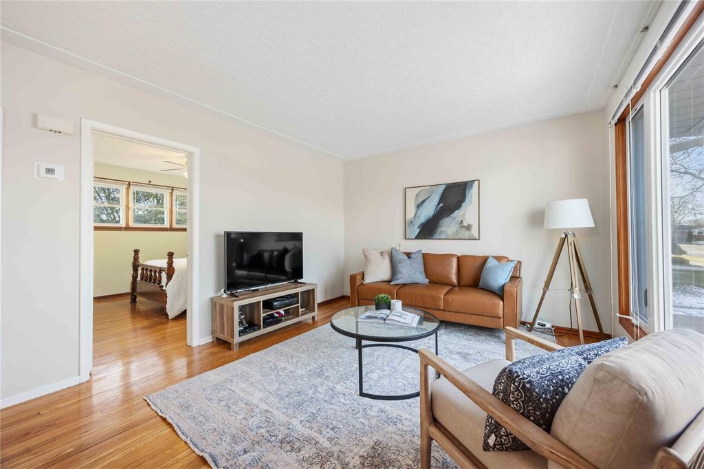 1065 CONNAUGHT Crescent, Sarnia, Ontario, Canada photo 3