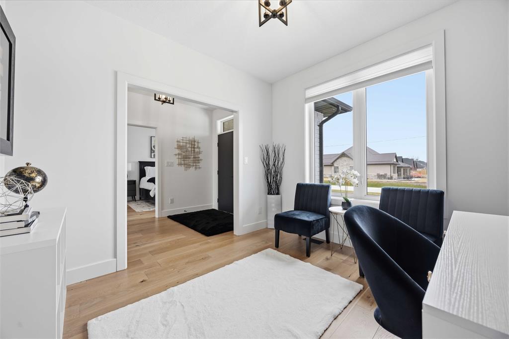 3745 QUEEN Street, Plympton-Wyoming, Ontario, Canada photo 3