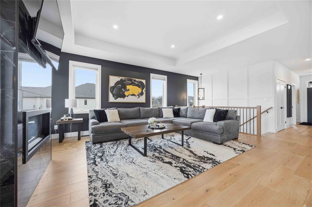 3745 QUEEN Street, Plympton-Wyoming, Ontario, Canada photo 7