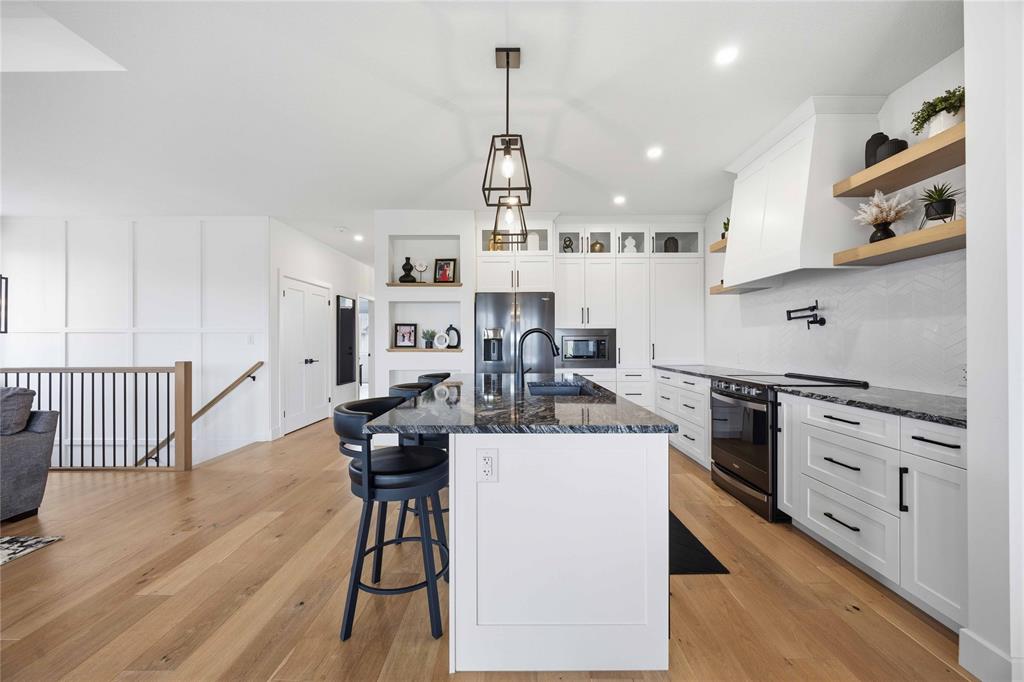 3745 QUEEN Street, Plympton-Wyoming, Ontario, Canada photo 9