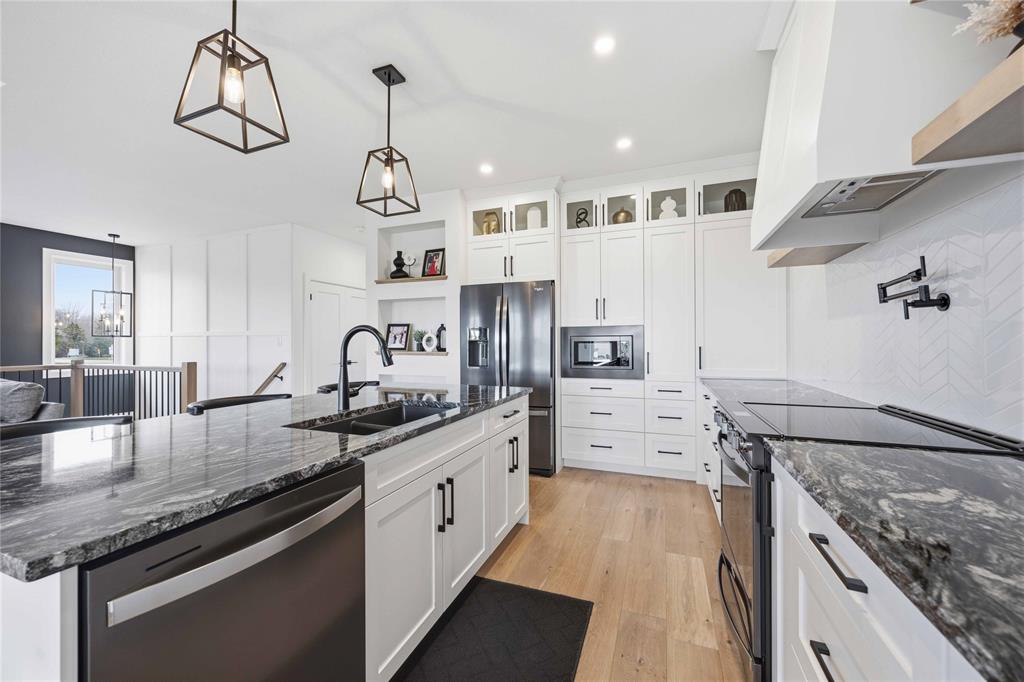 3745 QUEEN Street, Plympton-Wyoming, Ontario, Canada photo 10