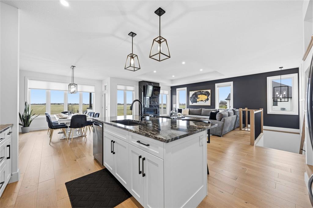 3745 QUEEN Street, Plympton-Wyoming, Ontario, Canada photo 11