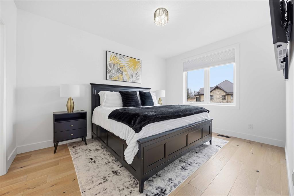 3745 QUEEN Street, Plympton-Wyoming, Ontario, Canada photo 15