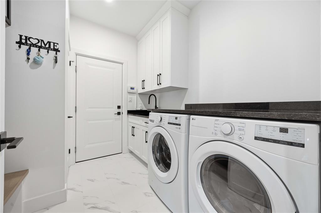 3745 QUEEN Street, Plympton-Wyoming, Ontario, Canada photo 19