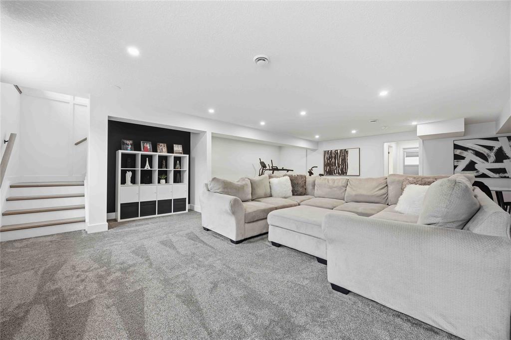 3745 QUEEN Street, Plympton-Wyoming, Ontario, Canada photo 25