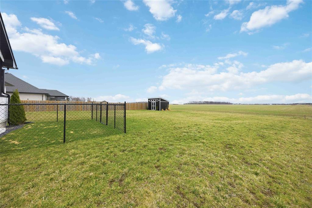 3745 QUEEN Street, Plympton-Wyoming, Ontario, Canada photo 34