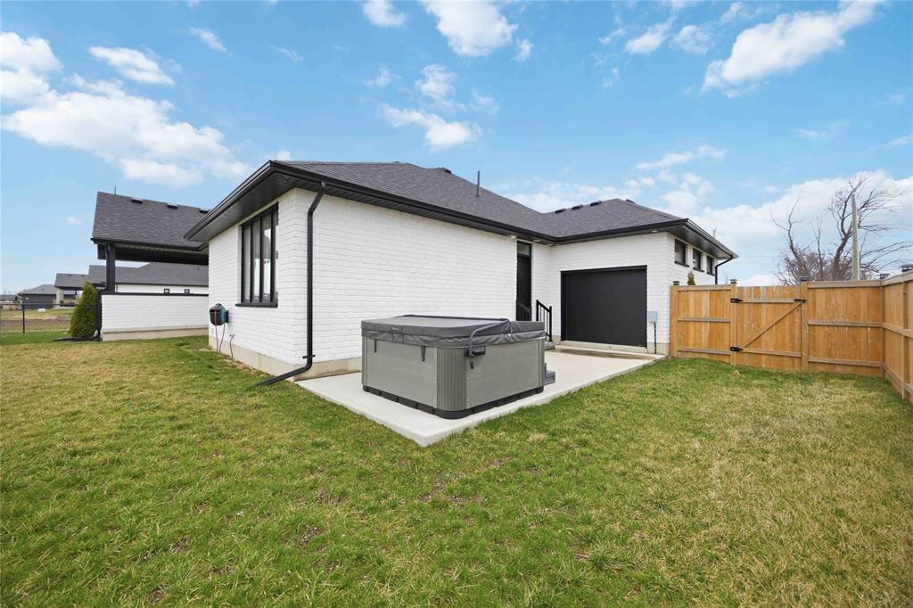 3745 QUEEN Street, Plympton-Wyoming, Ontario, Canada photo 36