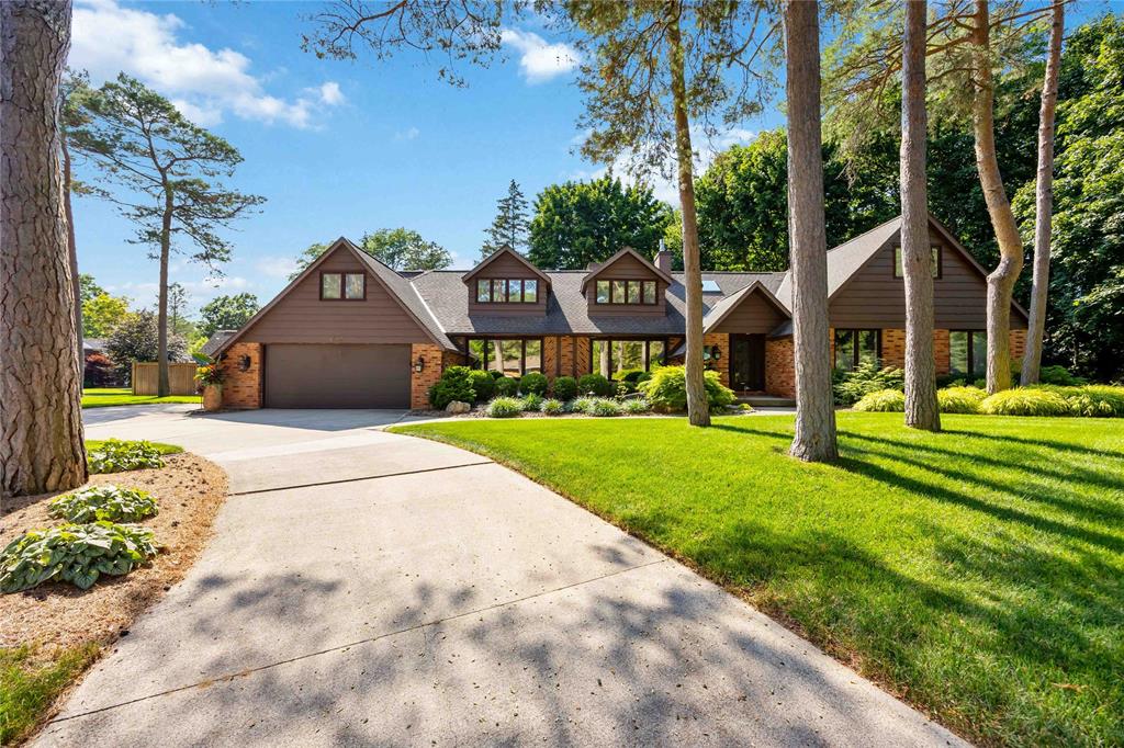 1867 PINERIDGE Trail, Sarnia, Ontario, Canada photo 1