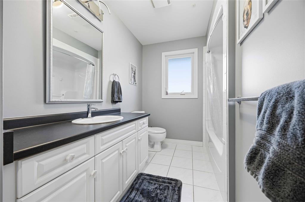 608 MC MASTER Court, Sarnia, Ontario, Canada photo 18