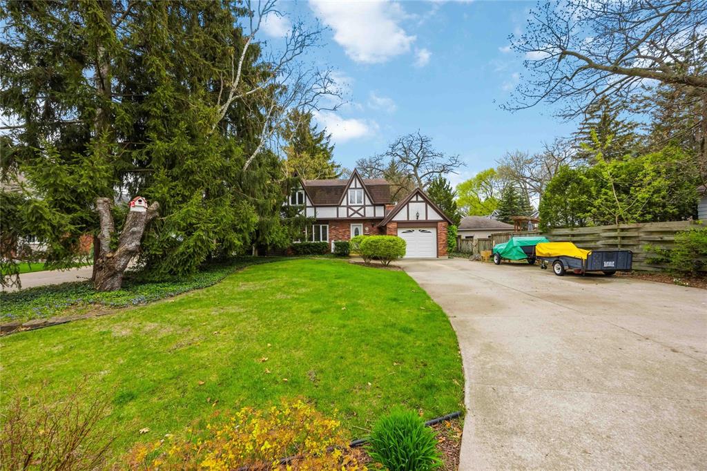 763 Tudor Close West, Sarnia, Ontario, Canada photo 3