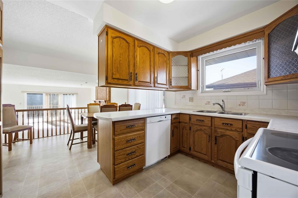 885 MAXWELL Street, Sarnia, Ontario, Canada photo 9