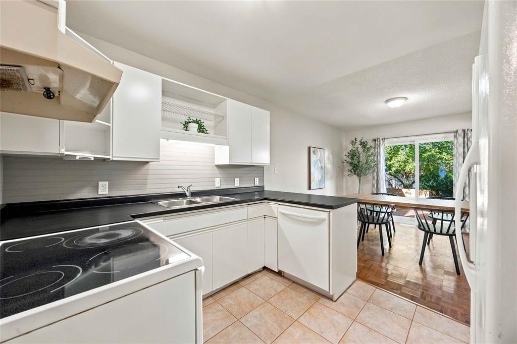 1593 MURPHY Road, Sarnia, Ontario, Canada photo 4