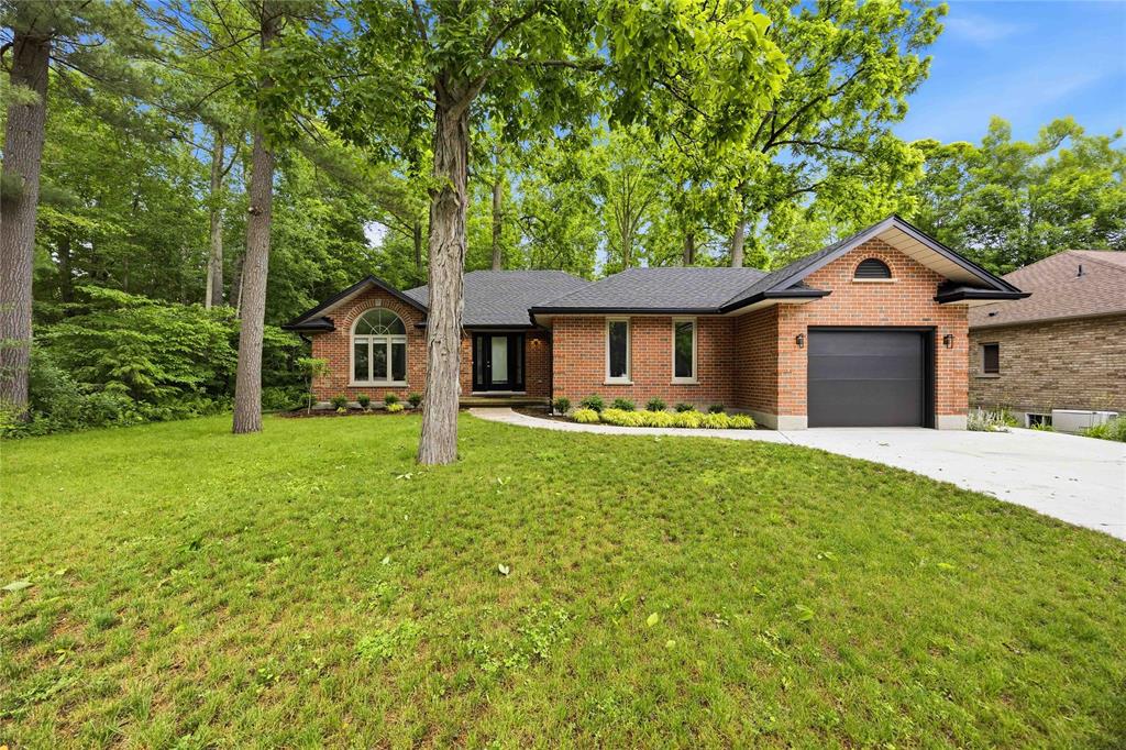 10172 MEADOWLILLY Crescent, Lambton Shores, Ontario, Canada photo 4