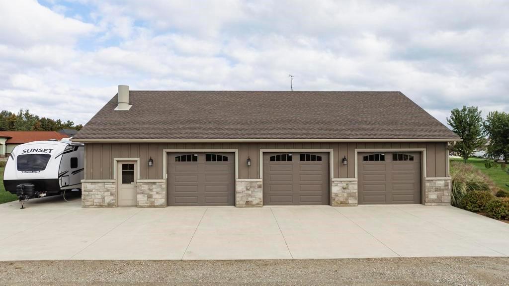 4640 LAKESHORE Road, Plympton-Wyoming, Ontario, Canada photo 45