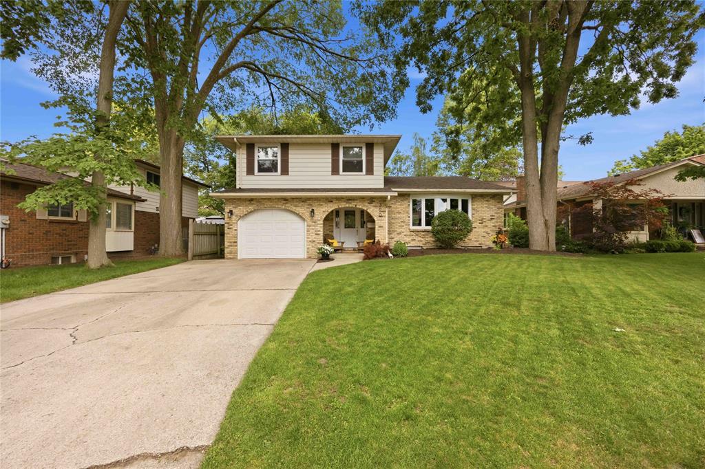 320 LAURENTIAN Crescent, Sarnia, Ontario, Canada photo 1