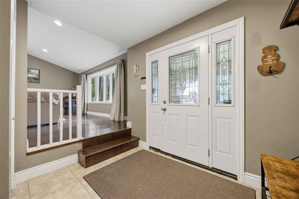 320 LAURENTIAN Crescent, Sarnia, Ontario, Canada photo 4