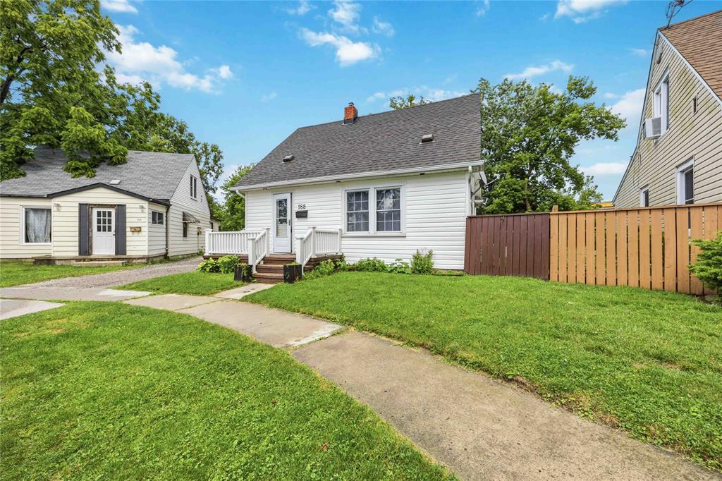 188 CEDAR Crescent, Sarnia, Ontario, Canada photo 2