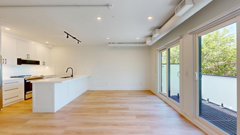 656 Annette Street, Unit 302, Toronto, Ontario, Canada photo 5