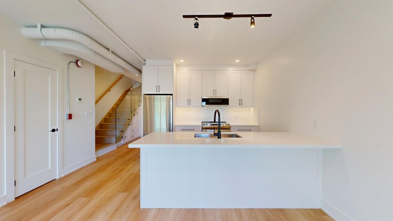 656 Annette Street, Unit 302, Toronto, Ontario, Canada photo 4