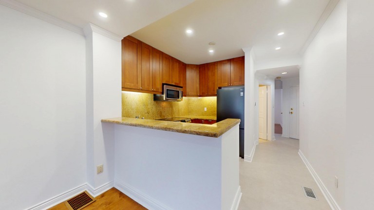 226 Pacific Avenue, Main, Toronto, Ontario, Canada photo 8