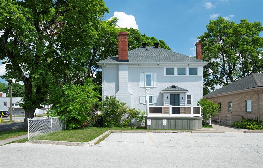 225 MITTON Street North, Sarnia Ontario, Canada