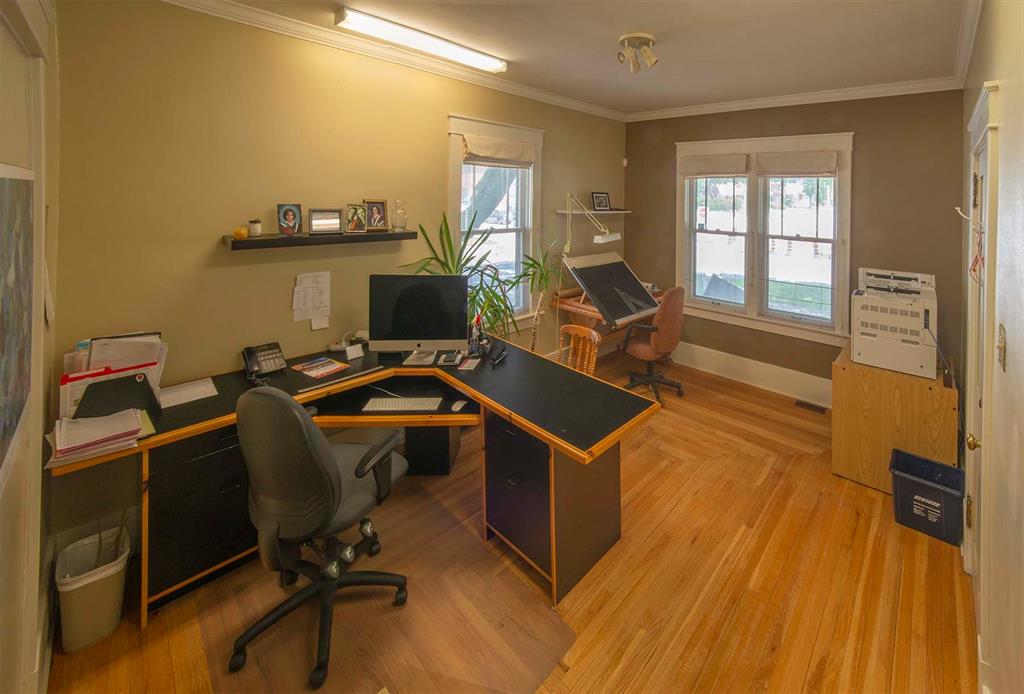 225 MITTON Street North, Sarnia Ontario, Canada