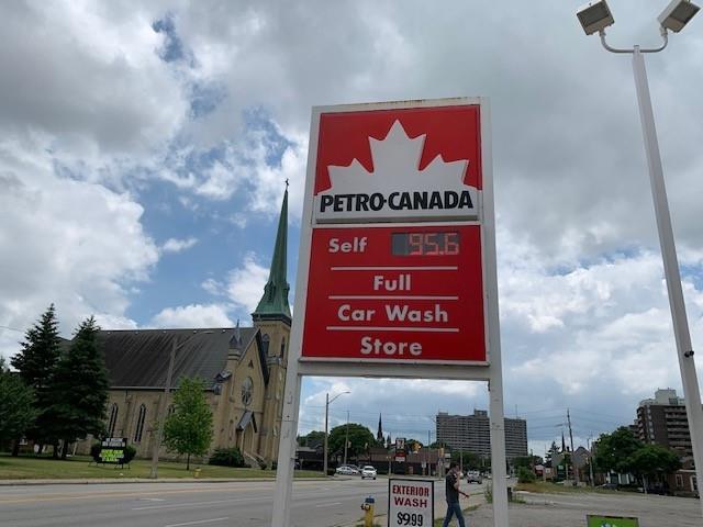 395 CHRISTINA Street North, Sarnia Ontario, Canada