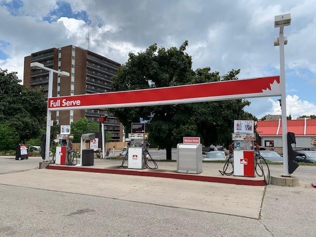 395 CHRISTINA Street North, Sarnia Ontario, Canada