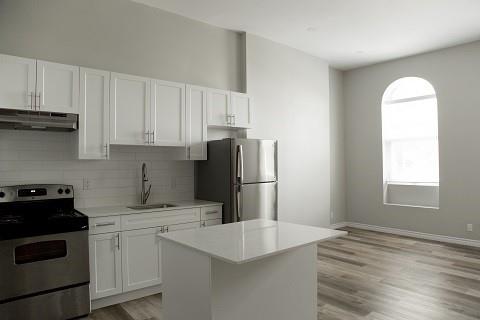 178 FRONT Street North Unit# 203, Sarnia, Ontario, Canada