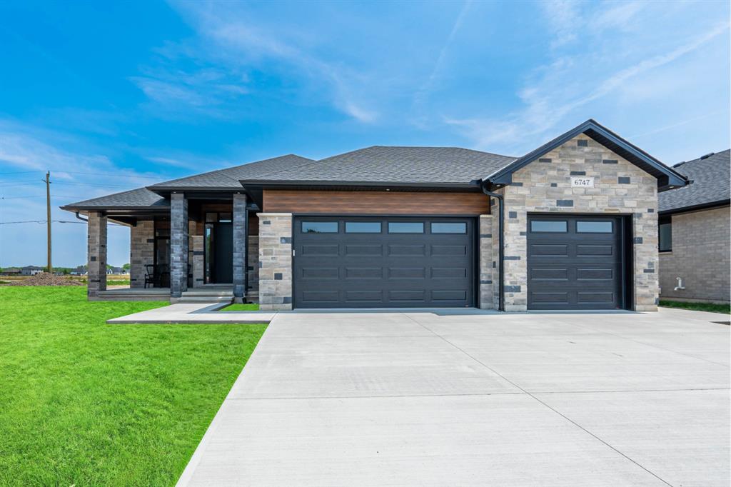6747 Griffin Drive, Plympton-wyoming Ontario, Canada
