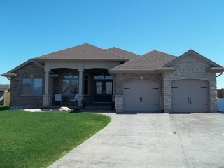 224 DORIS MC CARTHY CRT, Sarnia, Ontario, Canada