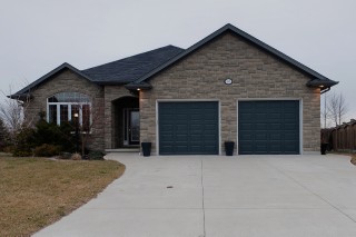 2874 BROOKRIDGE CRT, Sarnia, Ontario, Canada