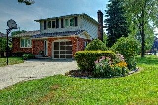 301 LAURENTIAN CRES, Sarnia, Ontario, Canada