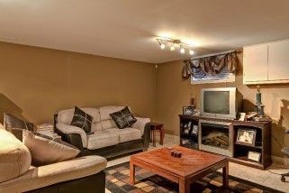301 LAURENTIAN CRES, Sarnia, Ontario, Canada