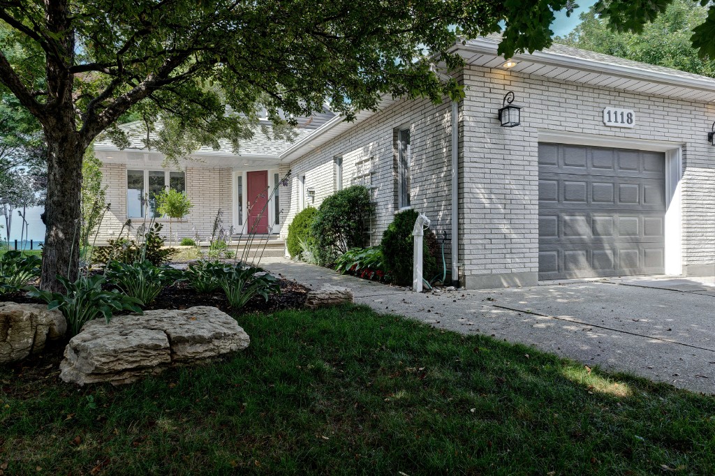 1118 BRAEMAR LANE, Sarnia, Ontario, Canada