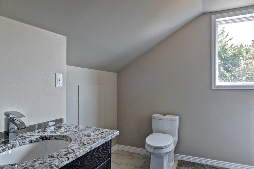 1118 BRAEMAR LANE, Sarnia, Ontario, Canada
