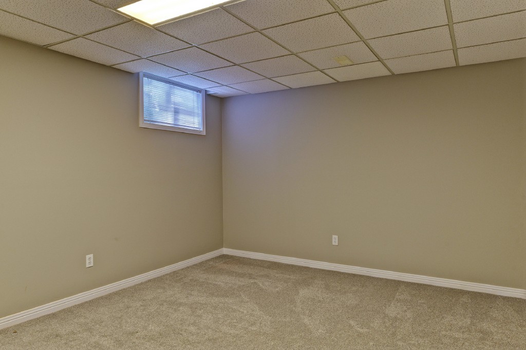 1118 BRAEMAR LANE, Sarnia, Ontario, Canada