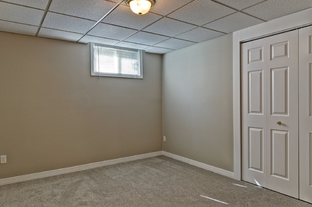 1118 BRAEMAR LANE, Sarnia, Ontario, Canada