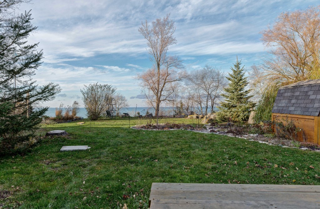 3716 BEVERLY GLEN, Plympton-Wyoming, Ontario, Canada