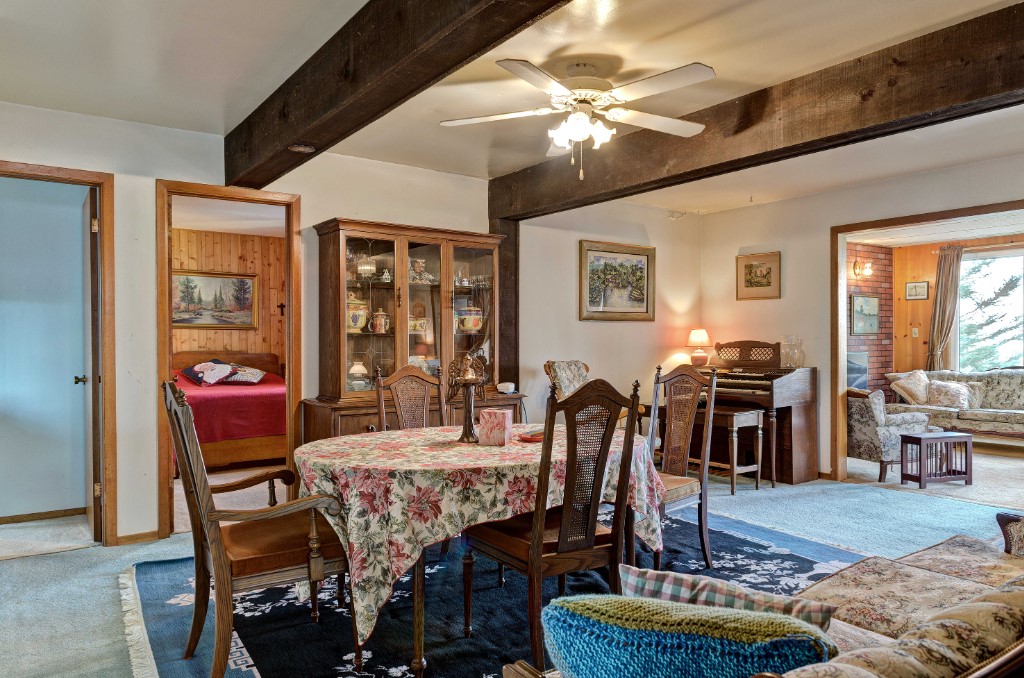 3716 BEVERLY GLEN, Plympton-Wyoming, Ontario, Canada