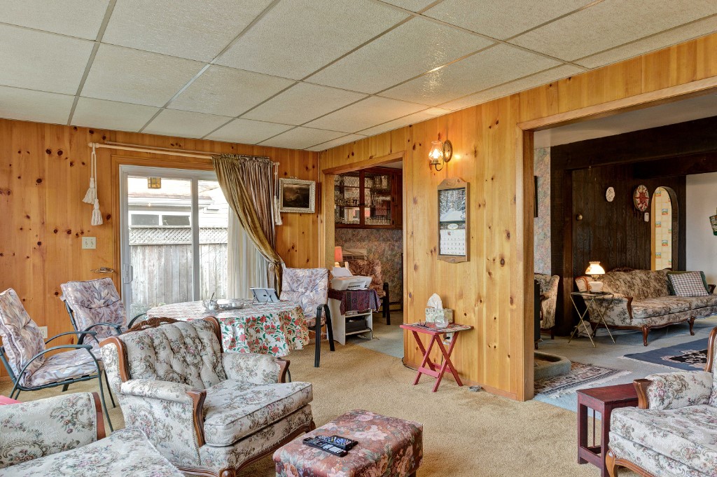 3716 BEVERLY GLEN, Plympton-Wyoming, Ontario, Canada
