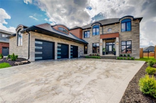 6481 STOREY Chase, London Ontario, Canada