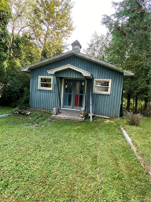 11 Grove Avenue, Rothesay, New Brunswick, Canada