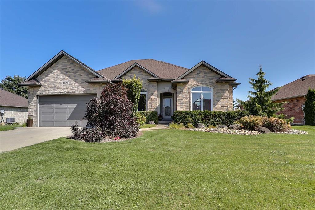 4295 GARDEN Crescent, Petrolia Ontario, Canada